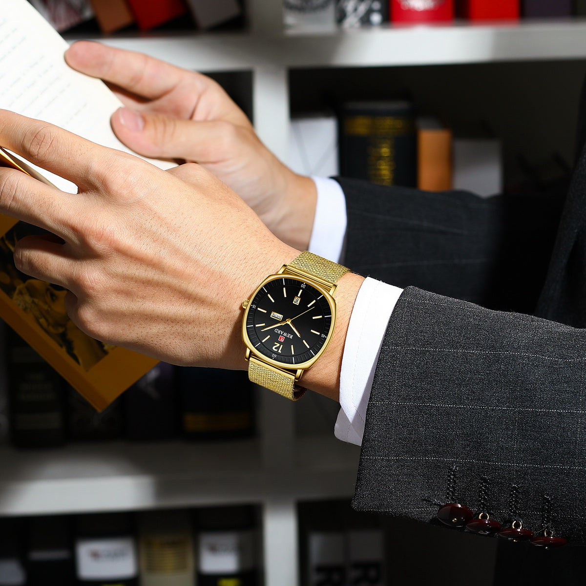 REWARD™ SQuare Watch - Gold