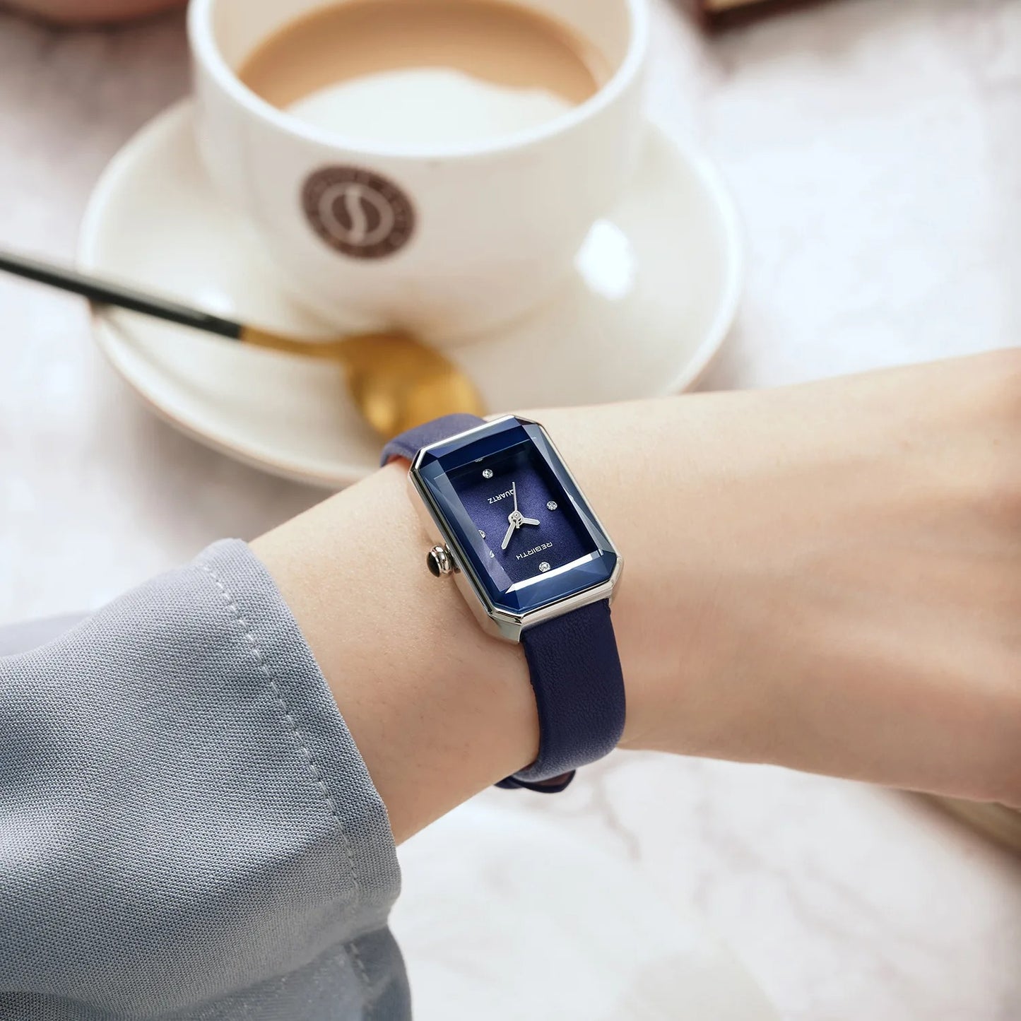 Women's Fashion Stylish Retro Waterproof Watch
