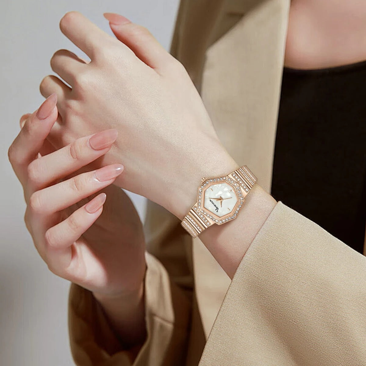 Women's Fashion Stylish Retro Waterproof Watch